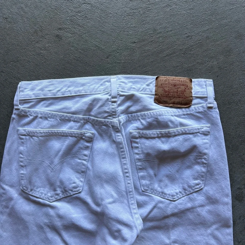 Vintage 90s Levis 501 XX Jeans Size 34x32 White Denim Button Fly Straight Leg
